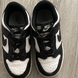 Nike Kids Sneakers in Black and White
